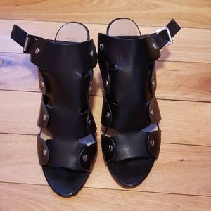 Open toe sandals